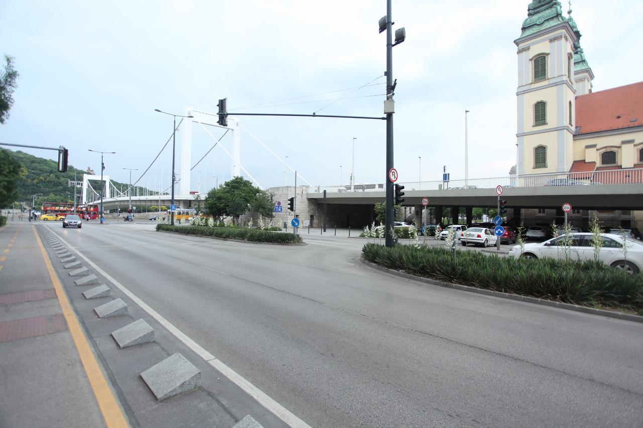 Riverside Suite Budapest Exterior photo